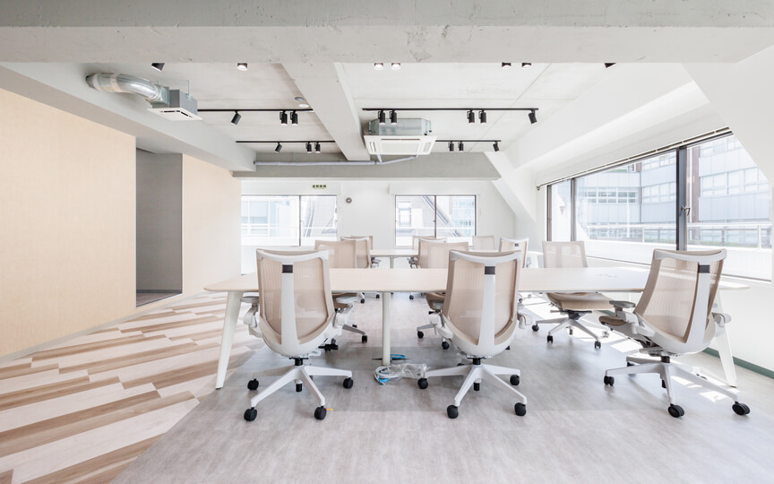 水道橋駅徒歩4分！明るく開放的な什器・会議設備付きフルセットアップオフィスの写真8