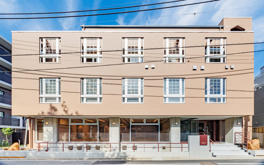 市ヶ谷駅徒歩5分、閑静な雰囲気の什器付きセットアップオフィスの写真1d