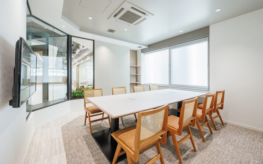 新富町駅徒歩１分！即日入居可、高級感ある造りのセットアップオフィスの写真4