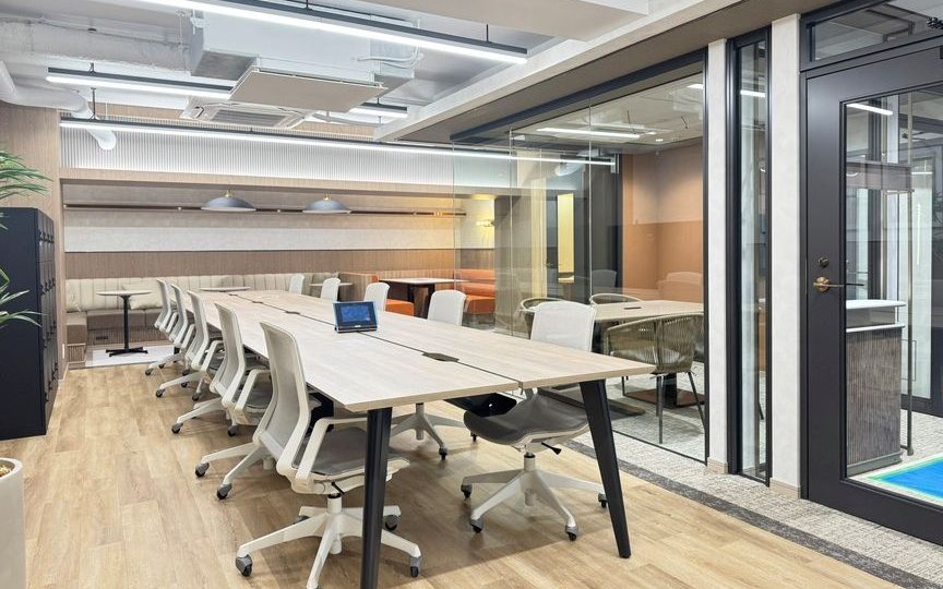 茅場町駅徒歩1分！活気ある金融街の新装フルセットアップオフィス