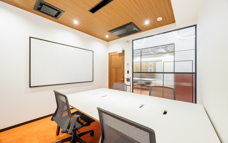 渋谷駅徒歩5分！即入居可・原状回復不要のハイグレードなフルセットアップオフィスの写真3