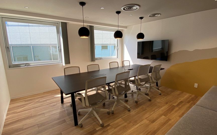 【敷金最大0】代々木駅徒歩4分の家具什器付きフルセットアップオフィスの写真2