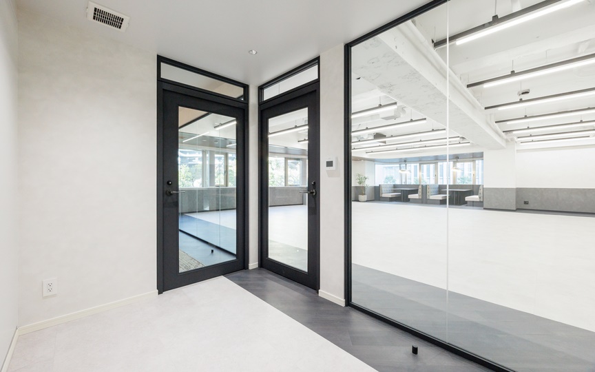 五反田駅徒歩7分、最新設備に期待可能なリニューアル中セットアップオフィスの写真4n