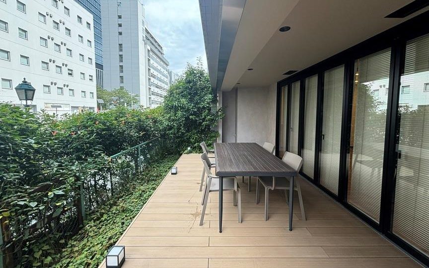 JR田町駅徒歩3分！港区のインナーバルコニー付きセットアップオフィスの写真2