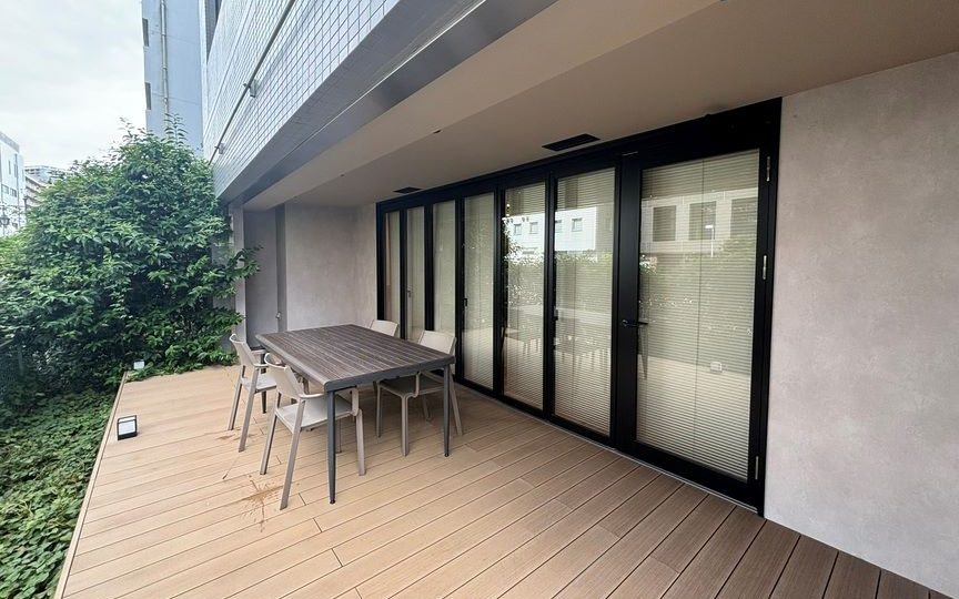 JR田町駅徒歩3分！港区のインナーバルコニー付きセットアップオフィスの写真3