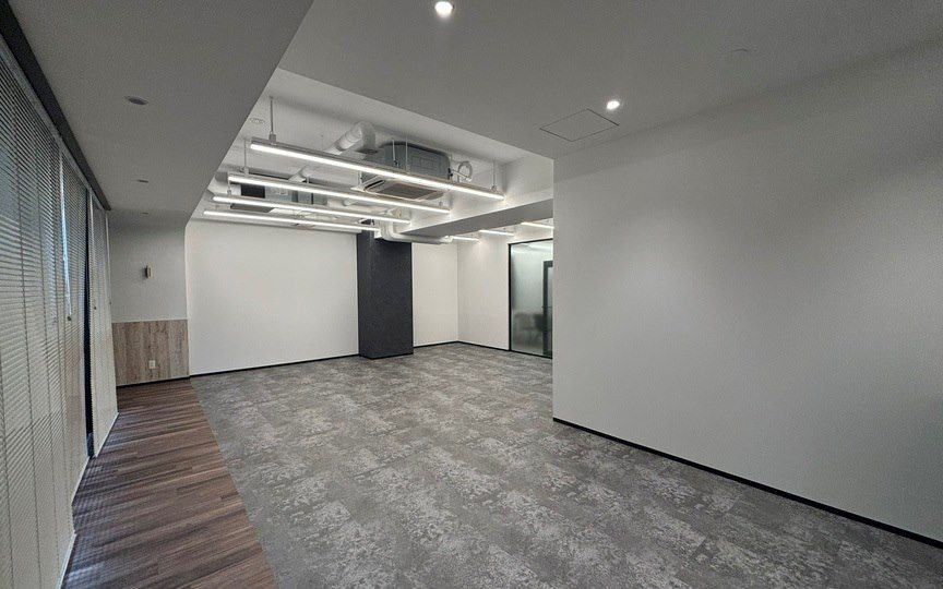 JR田町駅徒歩3分！港区のインナーバルコニー付きセットアップオフィスの写真7