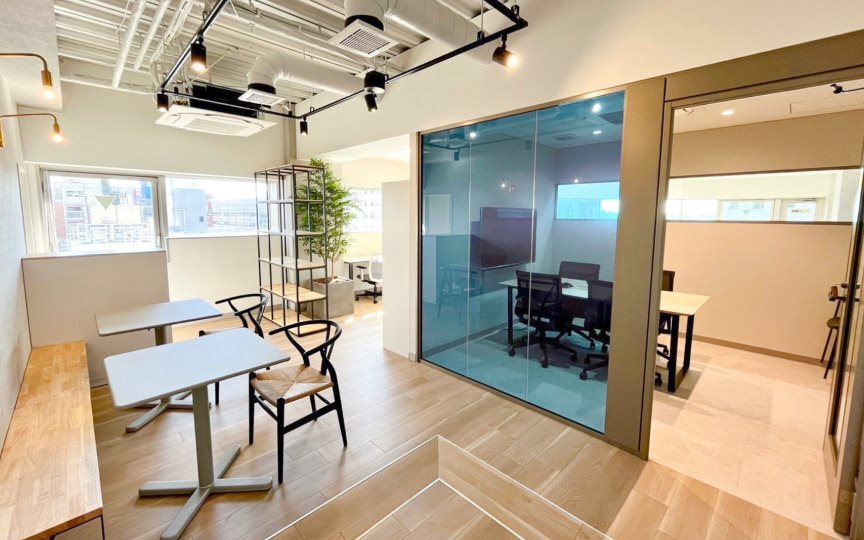 中目黒駅徒歩8分｜デザイン性の高い、眺望抜群のフルセットアップオフィス