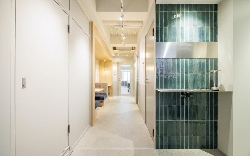 四谷三丁目駅徒歩2分！Wi-Fi完備の家具付きフルセットアップオフィス