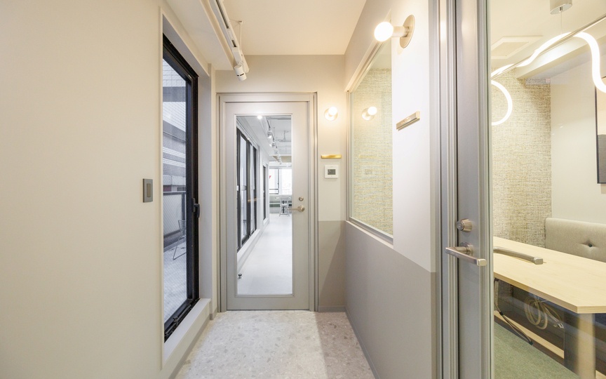 四谷三丁目駅徒歩2分！初期費用ゼロの便利なセットアップオフィスの写真n5