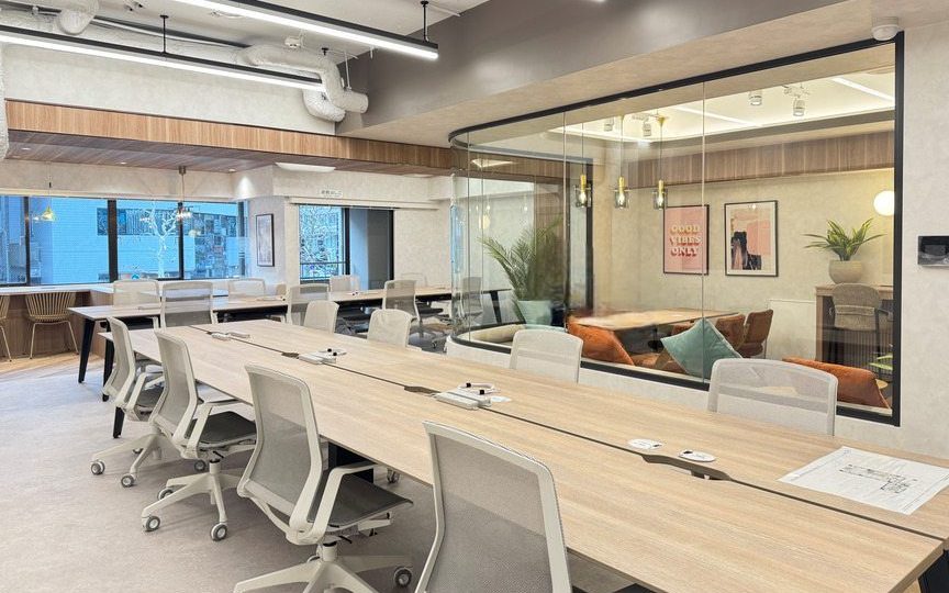 茅場町駅徒歩1分！内装・家具付き、Wi-Fi完備のフルセットアップオフィス