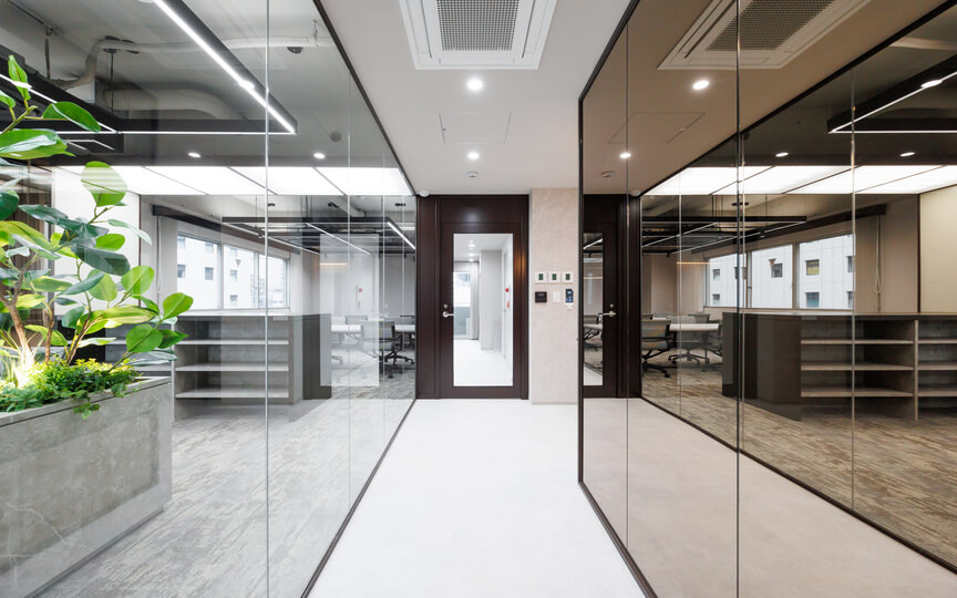 芝公園駅徒歩2分、敷金最大ゼロ・初期費用を抑えられるフルセットアップオフィスの写n4