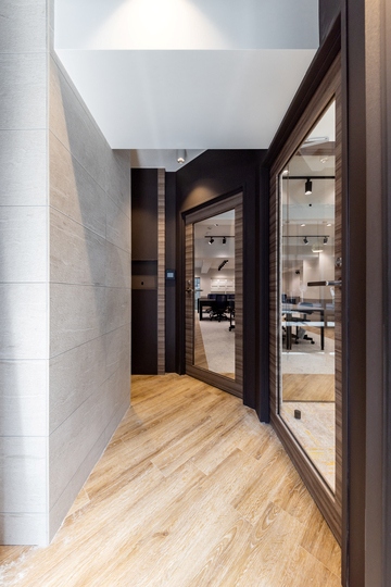 六本木駅徒歩6分！港区南青山の家具付きフルセットアップオフィスの写真2