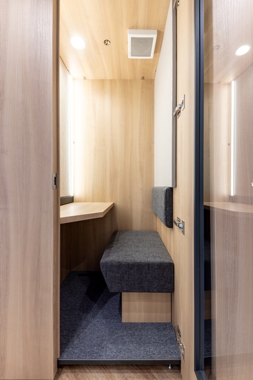 六本木駅徒歩6分！港区南青山の家具付きフルセットアップオフィスの写真3