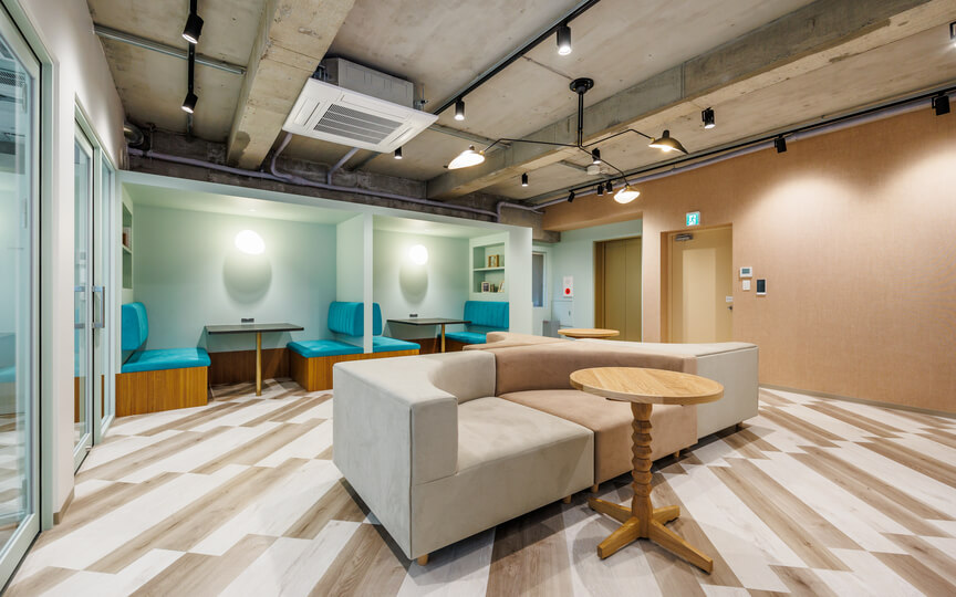 水道橋駅徒歩4分！充実の内装・会議設備付きセットアップオフィスの写真2