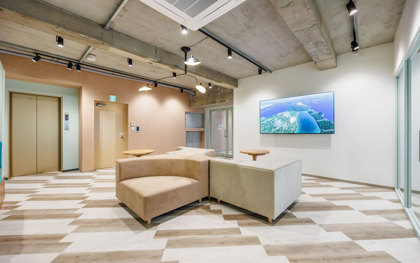 水道橋駅徒歩4分！充実の内装・会議設備付きセットアップオフィスの写真3