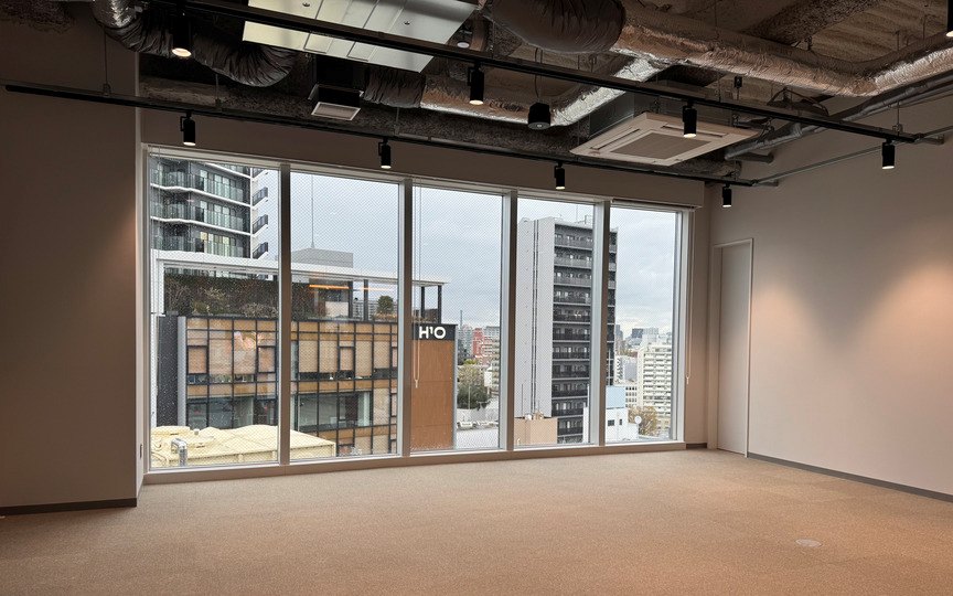 渋谷駅徒歩7分、共用設備充実の新築フルセットアップオフィスの写真1