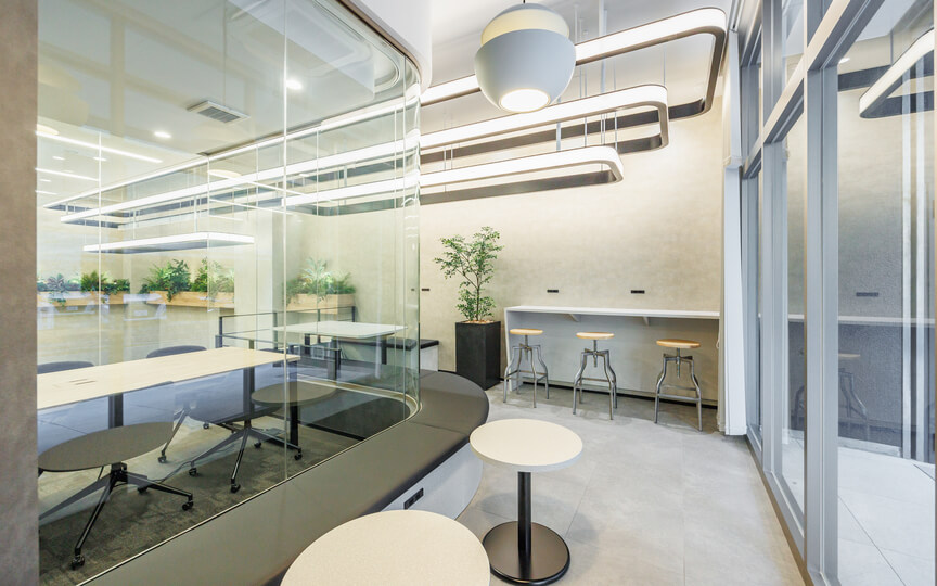 【原状回復不要】水道橋駅徒歩2分のリニューアル済フルセットアップオフィスの写真3