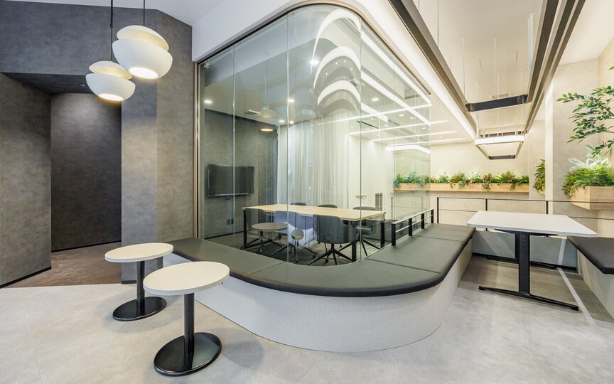 【原状回復不要】水道橋駅徒歩2分のリニューアル済フルセットアップオフィスの写真4