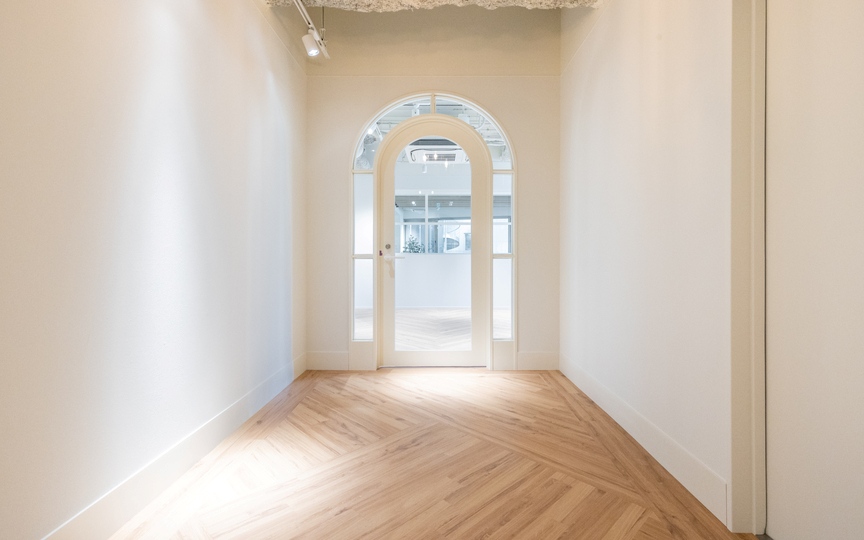 【敷金最大0】港区麻布台エリアの内装付きセットアップオフィスの写真2