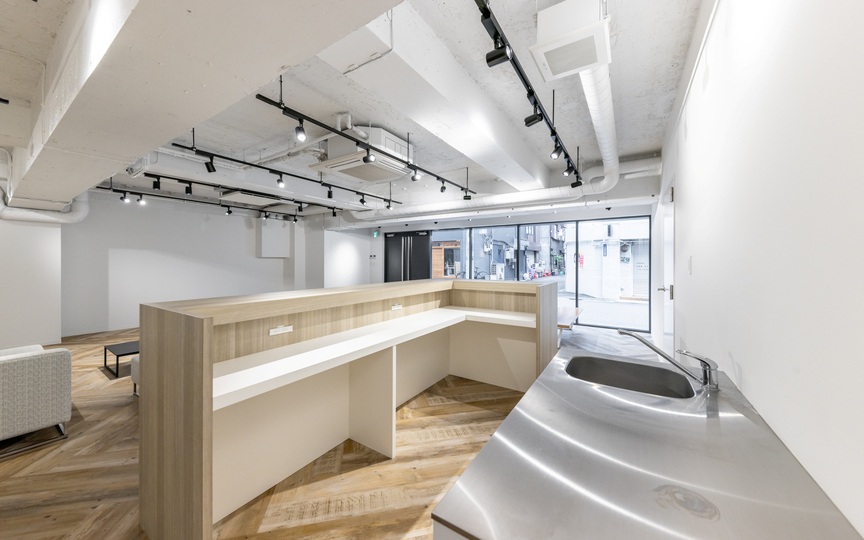 神田駅徒歩4分！B1＋1Fメゾネットタイプのセットアップオフィスの写真4