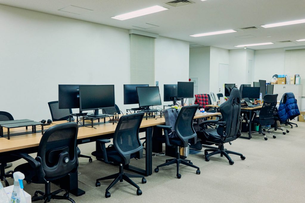 会社としてのステップアップを社内に伝え、増える社員数に対応するため、オフィス移転を決断