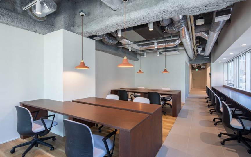 表参道駅から徒歩6分、敷金無し・原状回復不要のフルセットアップオフィスの写真n4