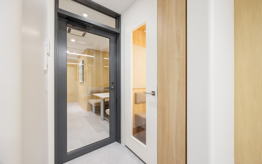 【原状回復不要】東京駅徒歩圏内！内装・Wi-Fi完備のフルセットアップオフィスの写真n9