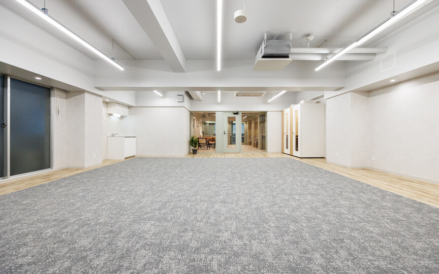 新宿御苑前駅徒歩6分！会議室・テレカンブース各2室完備のセットアップオフィスの写真10