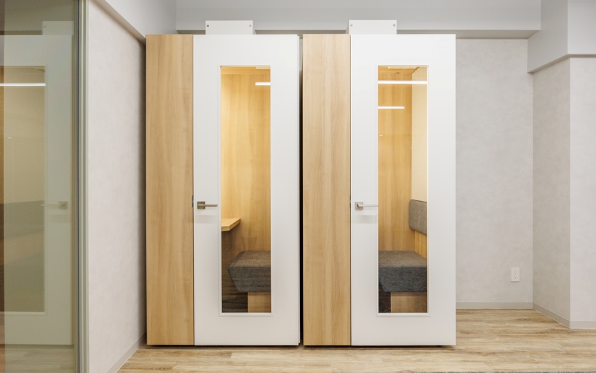 新宿御苑前駅徒歩6分！会議室・テレカンブース各2室完備のセットアップオフィスの写真11