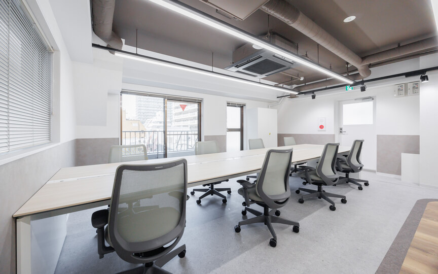 神保町駅徒歩3分！移転費用大幅削減、Wi-Fi完備のフルセットアップオフィスの写真1