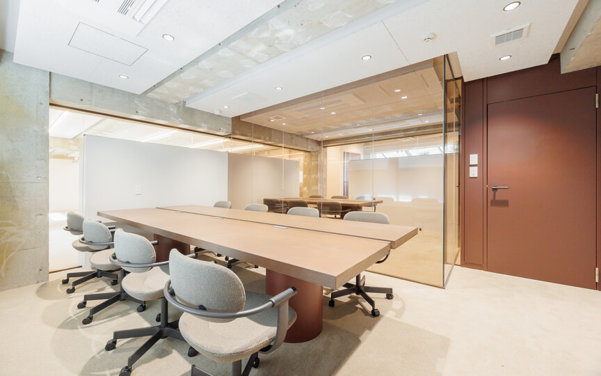 【敷金最大0】市ヶ谷の”公園のように集いたくなる”セットアップオフィスの写真4