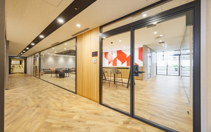 芝公園駅徒歩5分、東京タワーを望むデザイナーズ・セットアップオフィス