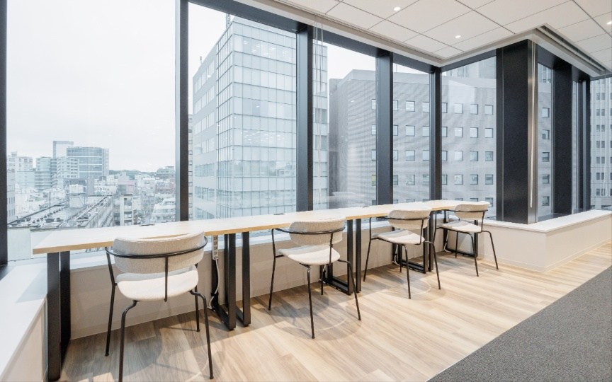 【仲介手数料不要】代々木駅徒歩4分、新宿御苑を臨む大規模セットアップオフィスの写真10