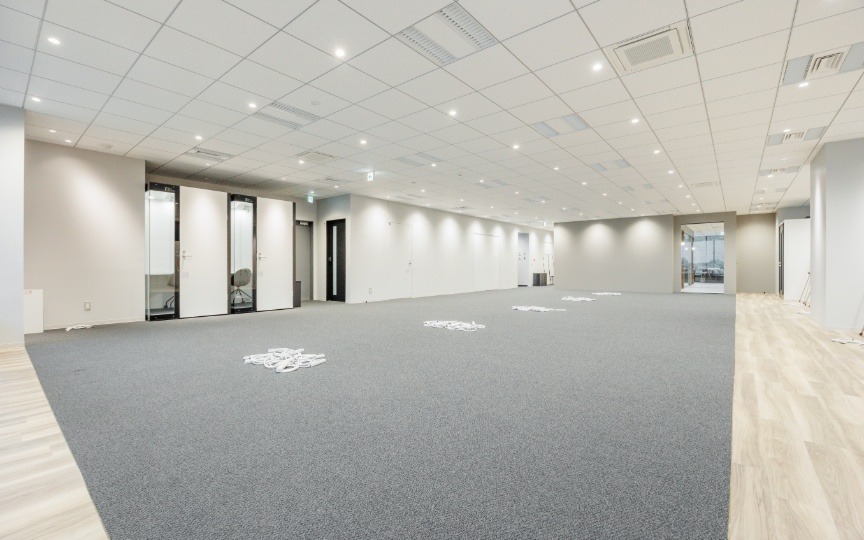 【仲介手数料不要】代々木駅徒歩4分、新宿御苑を臨む大規模セットアップオフィスの写真9