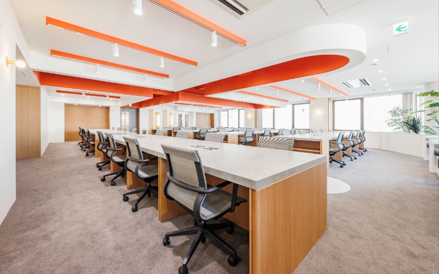 【仲介手数料0】大門駅徒歩4分、会議室3室完備の大型フルセットアップオフィス