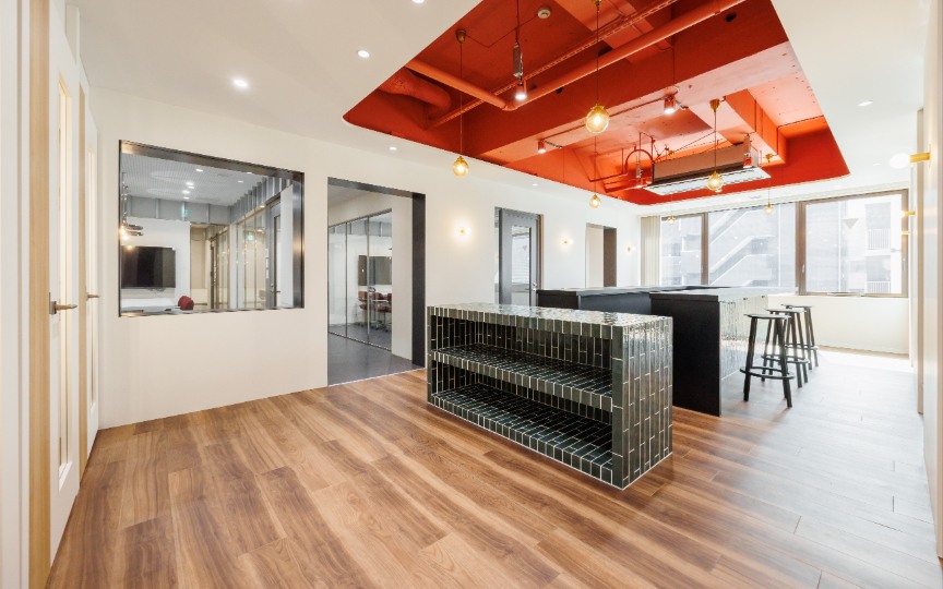 【仲介手数料0】大門駅徒歩4分、会議室3室完備の中規模フルセットアップオフィスの写真5