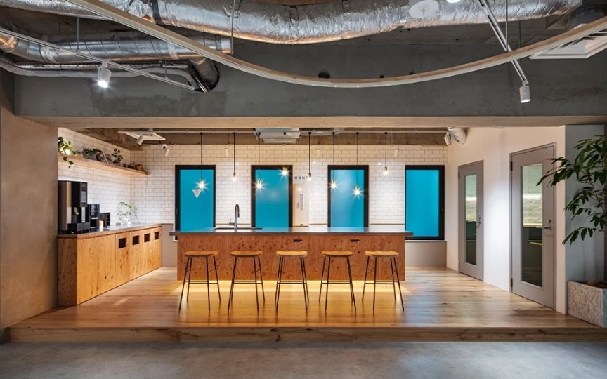 【敷金0・原状回復不要】虎ノ門駅徒歩1分！共用部充実のフルセットアップオフィスの写真1