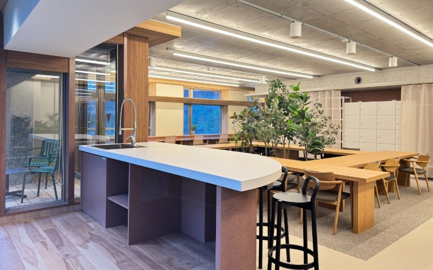 御成門駅徒歩4分！共用ラウンジ・屋上テラス付の新築フルセットアップオフィスの写真11