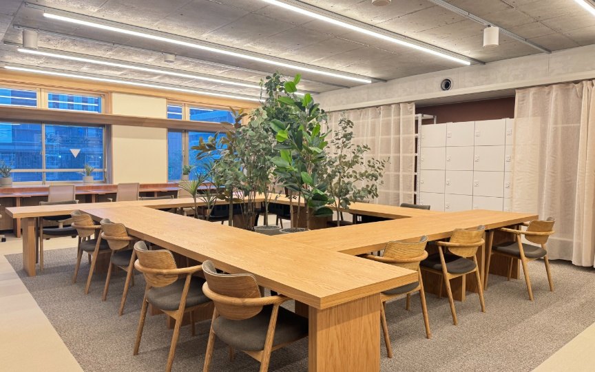 御成門駅徒歩4分！共用ラウンジ・屋上テラス付の新築フルセットアップオフィスの写真2