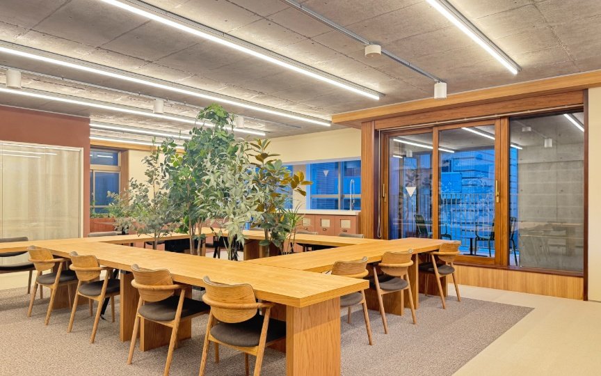 御成門駅徒歩4分！共用ラウンジ・屋上テラス付の新築フルセットアップオフィス