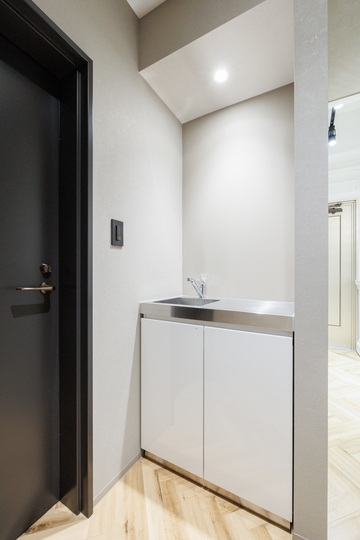 【仲介手数料不要】新宿御苑前駅徒歩5分の小規模向けフルセットアップオフィスの写真3