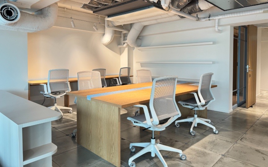 【敷金0・原状回復不要】渋谷駅徒歩8分の内装・家具付きフルセットアップオフィスの写真1