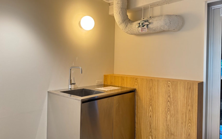 【敷金0・原状回復不要】渋谷駅徒歩8分の内装・家具付きフルセットアップオフィスの写真4