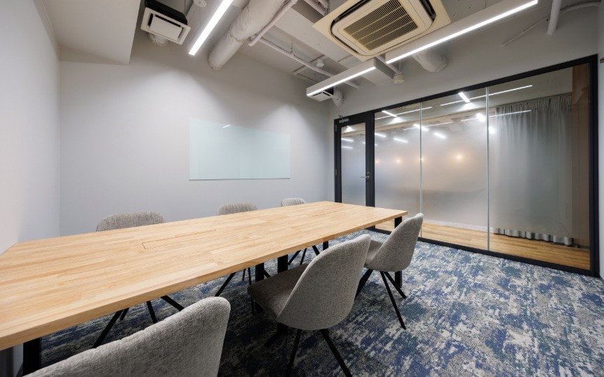 【原状回復不要】神田駅徒歩5分、オープンスペース充実のフルセットアップオフィスの写真11