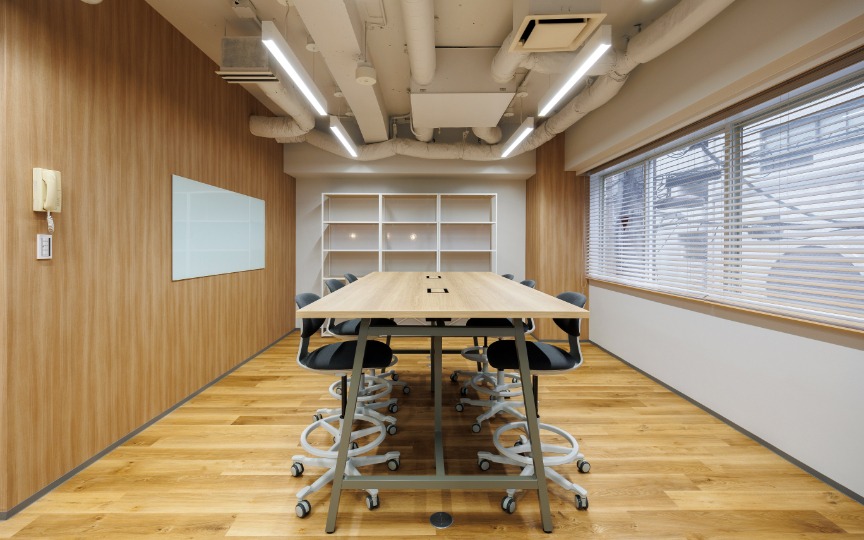 【原状回復不要】神田駅徒歩5分、オープンスペース充実のフルセットアップオフィスの写真4