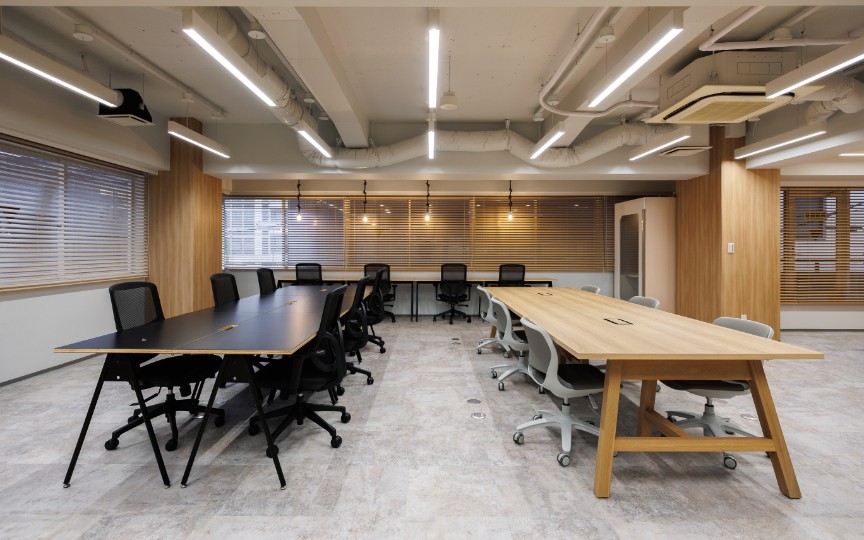 【原状回復不要】神田駅徒歩5分、オープンスペース充実のフルセットアップオフィス