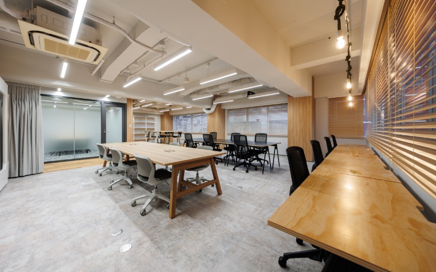 【原状回復不要】神田駅徒歩5分、オープンスペース充実のフルセットアップオフィスの写真8