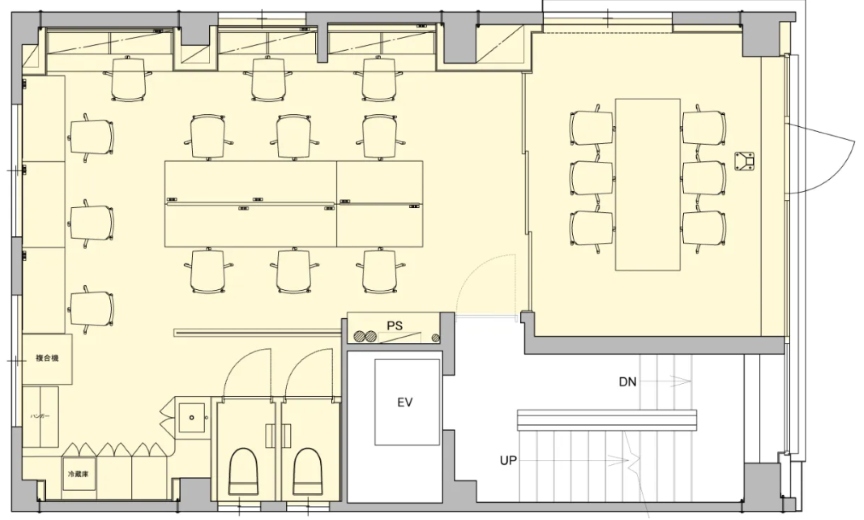 新橋駅徒歩1分！敷金最大0ヶ月の内装・家具付きフルセットアップオフィスの写真1