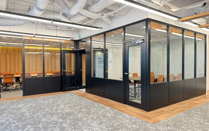 【敷金0・原状回復不要】渋谷エリア、最大40席のセットアップオフィスの写真n4