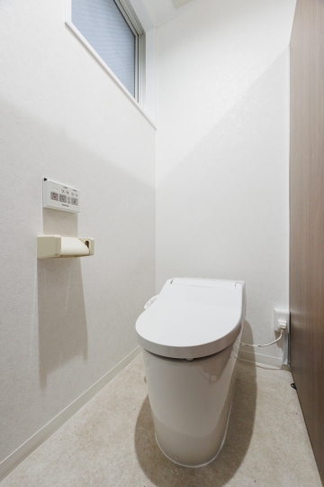 JR新橋駅徒歩6分！25年7月内装工事完了の新装セットアップオフィスの写真n1